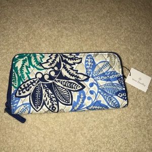 Vera Bradley Georgia Wallet